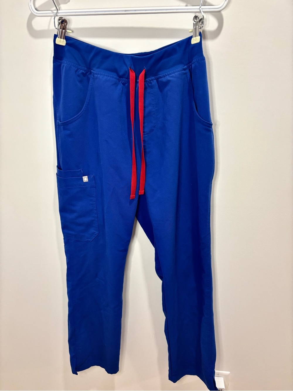 FIGS Kade Cargo Scrub Pants in Winning Blue Size S